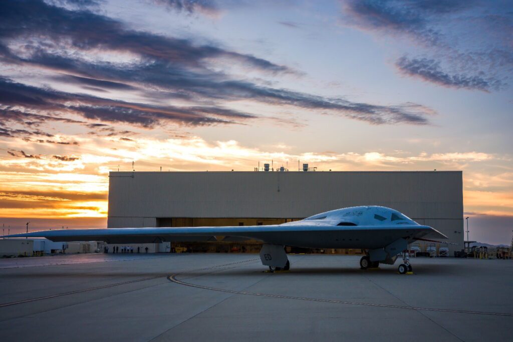 B-2 Spirit در مقابل B-21 Raider;  تفاوت بین دو بمب افکن رادارگریز چیست؟