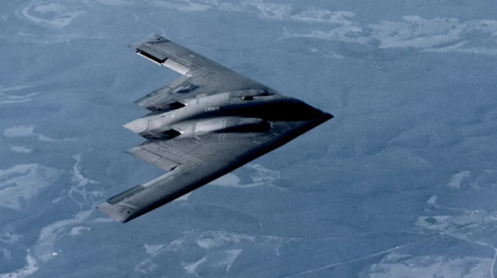 B-2 Spirit در مقابل B-21 Raider;  تفاوت بین دو بمب افکن رادارگریز چیست؟
