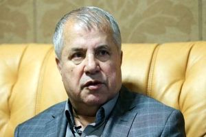 کسی حق ندارد دست «فرح» را ببوسد