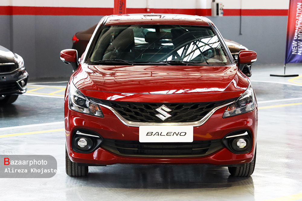 نوسانات قیمت اتومبیل های وارداتی در آخرین روزهای سال 2 میلیون گران و ارزان بودن 2 میلیون دلار