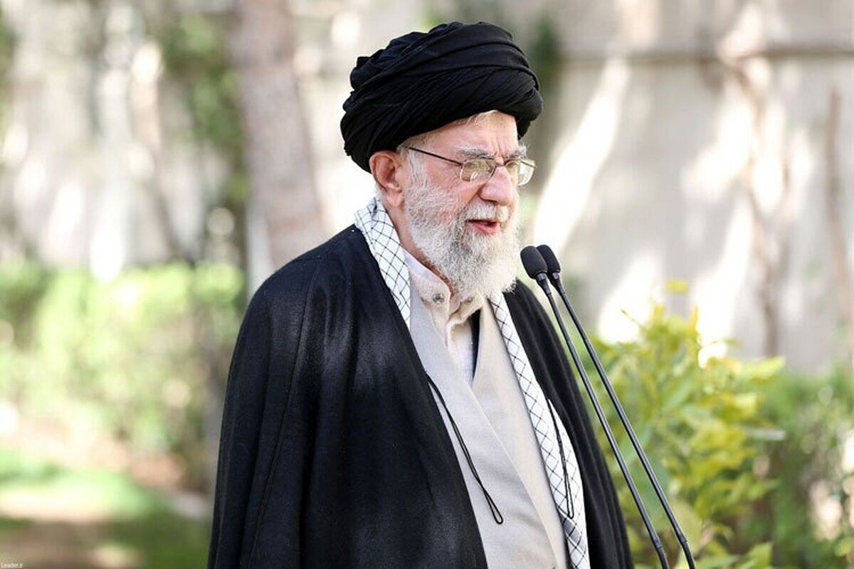 تصویری از حضور رهبر انقلابی در سعدیا شیراز