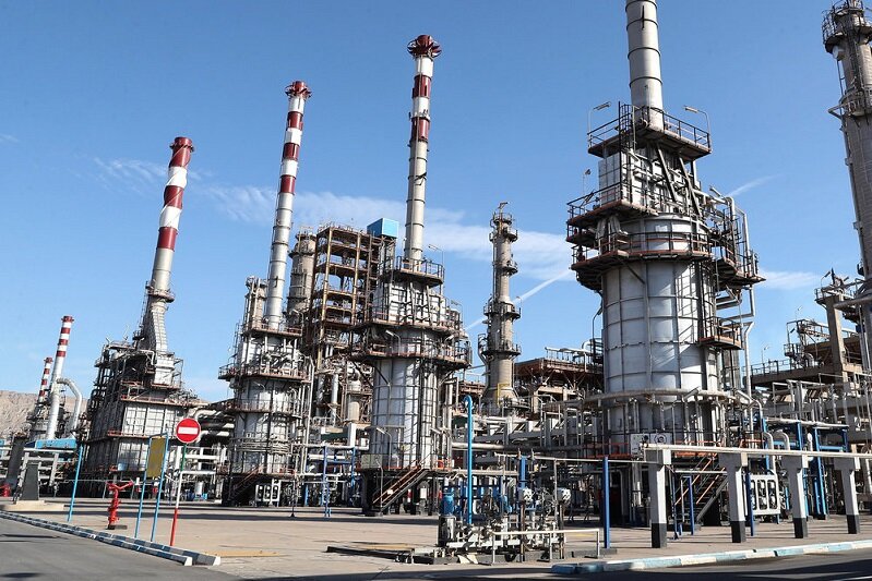 وقتی هر روز آمار جدیدی در حوزه بنزین منتشر می شود؛ افزایش ۱۳ میلیون لیتری تولید در یک ماه