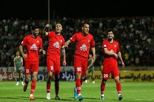 اهدای جام قهرمانی به تراکتور در هفته پایانی