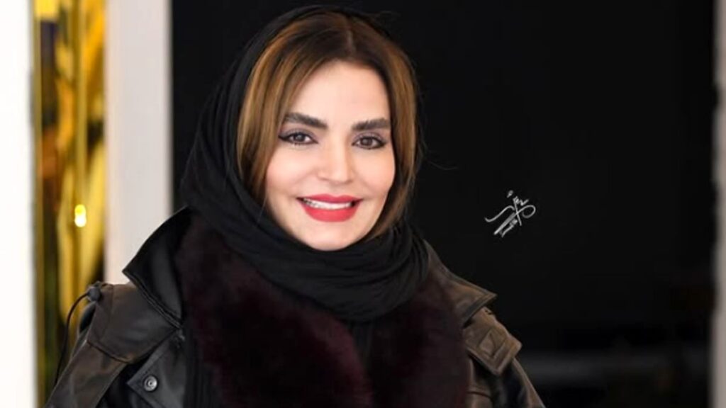 سبک تابستانی Dawn of Khodaverdi با رنگ های شاد در سفر کیش