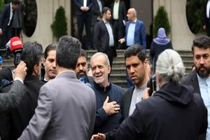 واکنش وزرا به اظهارات ترامپ تا وعده تثبیت قیمت بنزین