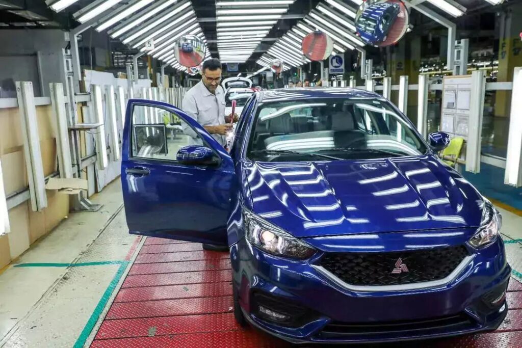 افراد شاغل در مونتاژ سایپا | مهم برای حفظ برند ملی و ترویج صنعت خودرو