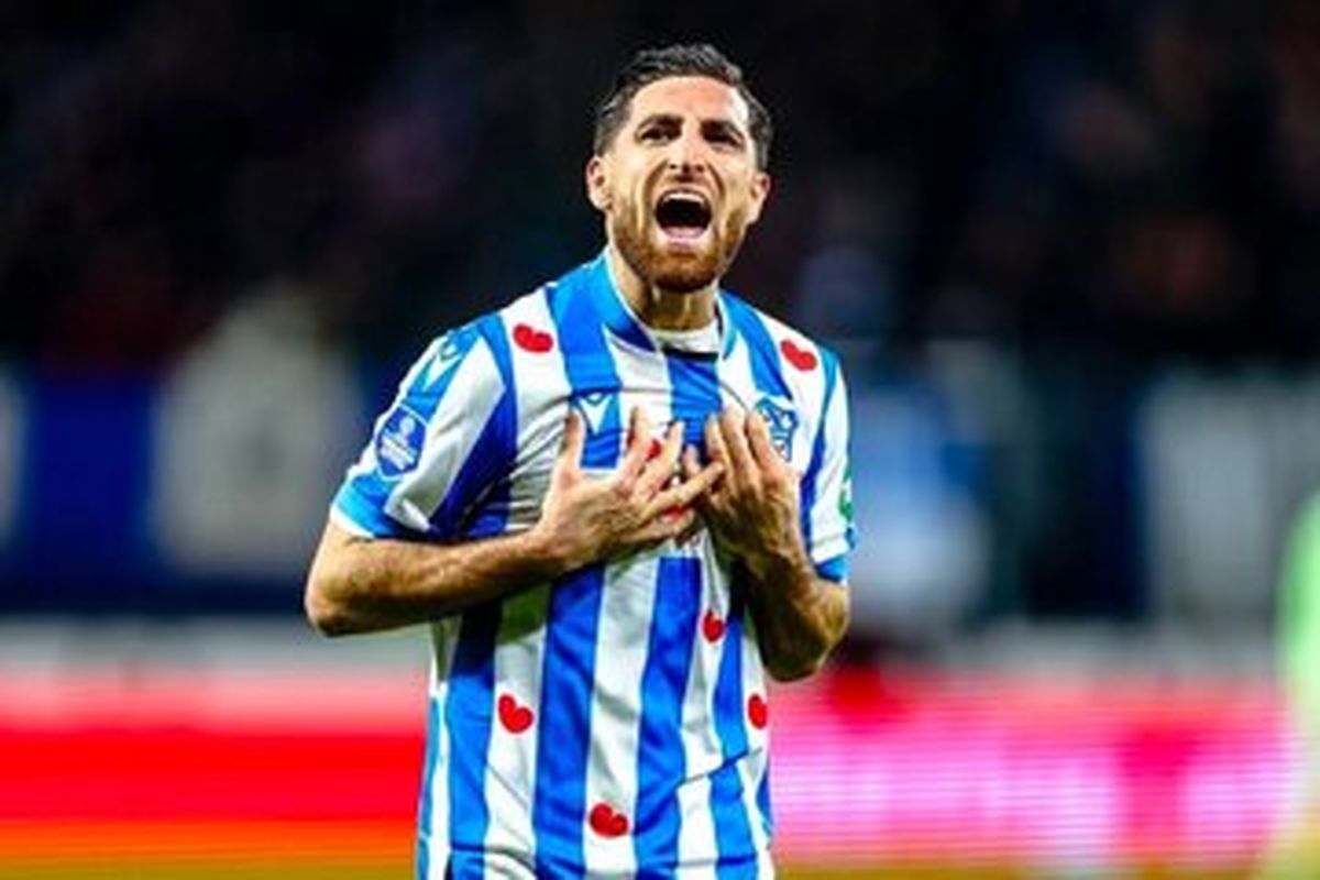 علی جهانبخش پرسپولیس است؟