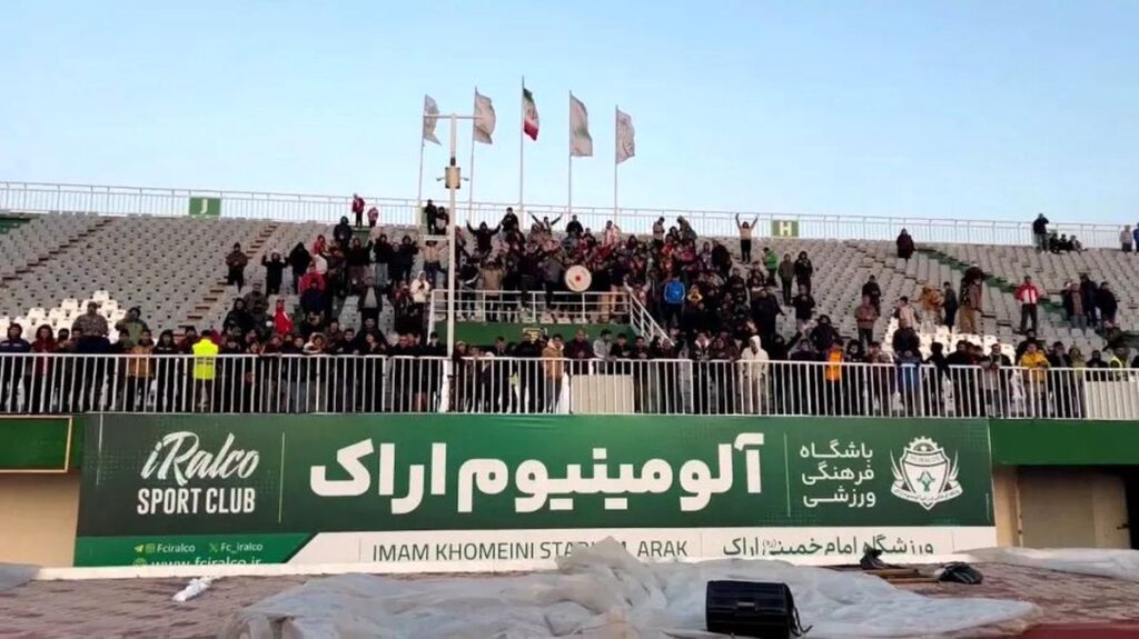 درگیری های استقلال و ملوانان در ورزشگاه اراک/ ویدیویی