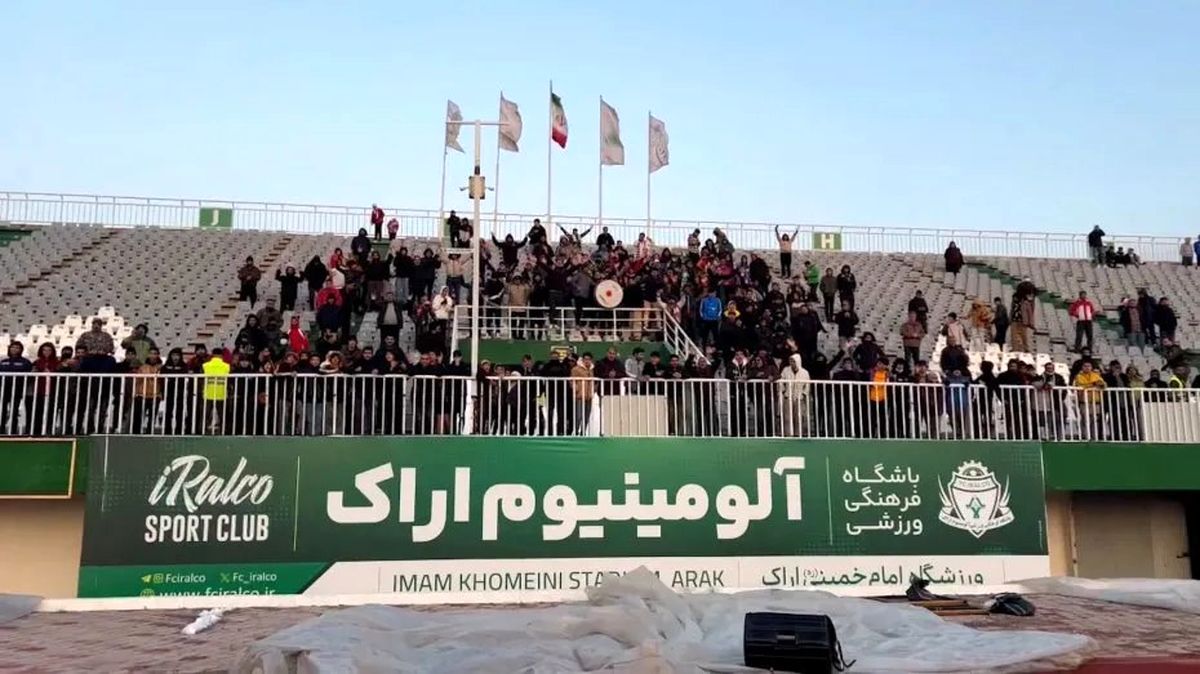 درگیری های استقلال و ملوانان در ورزشگاه اراک/ ویدیویی