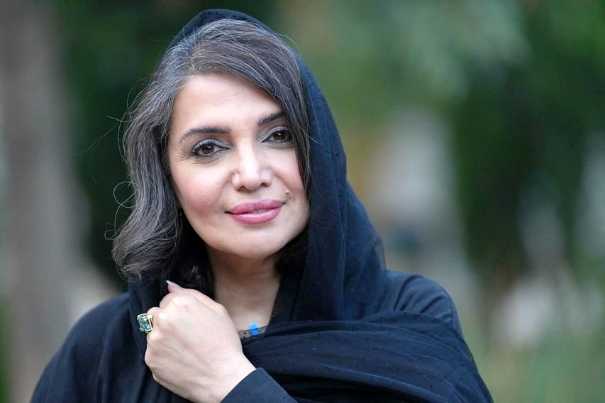 الهام پاووهجاد با موهای سفید 1