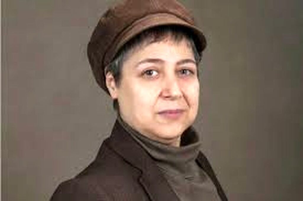 سفر به موقع ؛ در سن 27 سالگی ، مازیار (شوهره) لورستان در یکی از اولین فیلم های خود ؛ 1993
