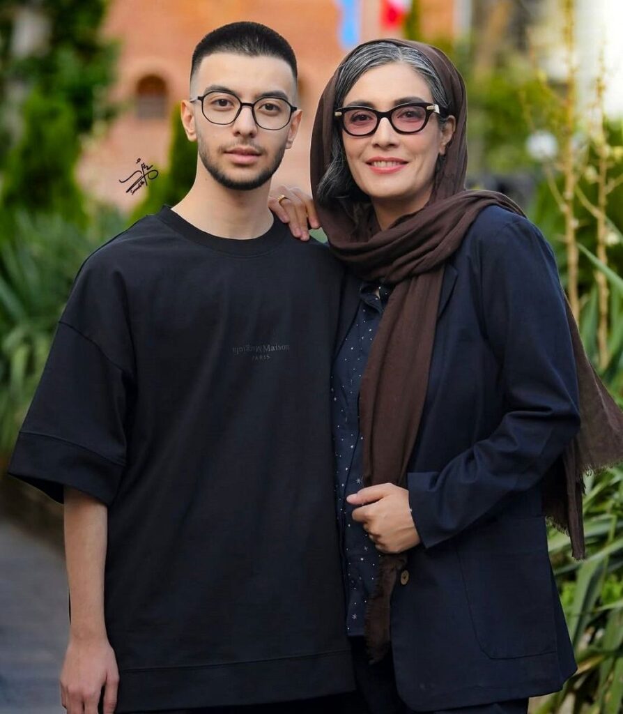 لیلا زار و پسرش 1