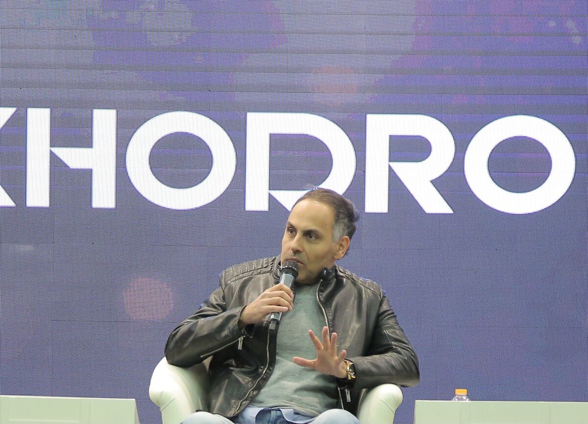 خنده دار است ، چهار موسسه برای قیمت خودرو تصمیم می گیرند