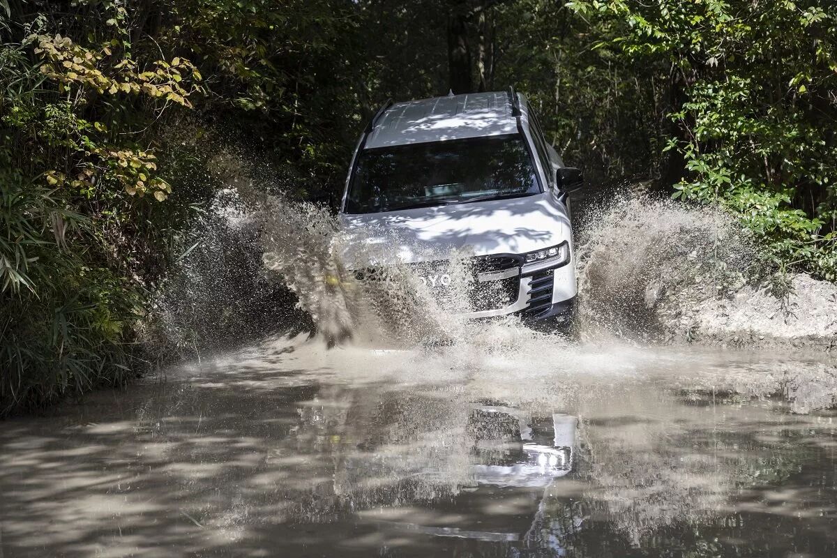 واردات خودرو با حجم موتور بیش از ۲۵۰۰ سی سی آزاد شد