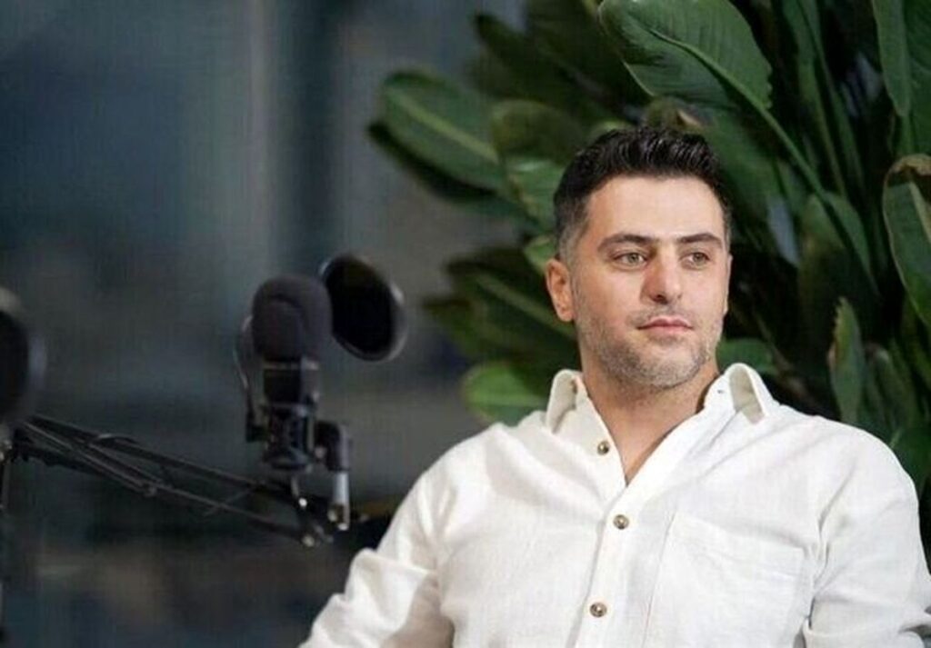 سلفی دیدنی علی ضیا برای تولد مادرش با یک متن عاشقانه