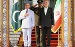 پزشکیان با استقبال نخست وزیر پاکستان وارد اسلام‌آباد شد
