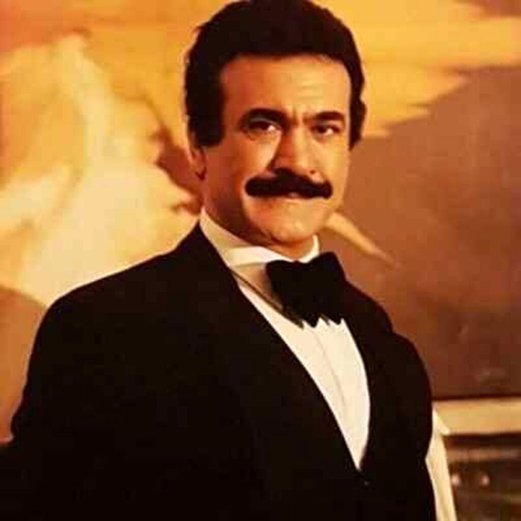 Fereydoon Farrokhzad در ایستگاه قطار بن ، آلمان