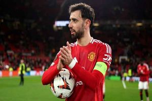 کاپیتان یونایتد ماندنی شد