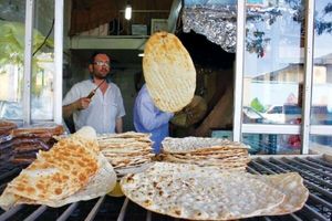 نان گران شد؟ | اجرای طرح آزادسازی قیمت نان در مناطق شمالی تهران