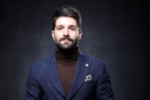 نوازندگی غمگین «حمید هیراد» روی تخت بیمارستان/ ویدئو