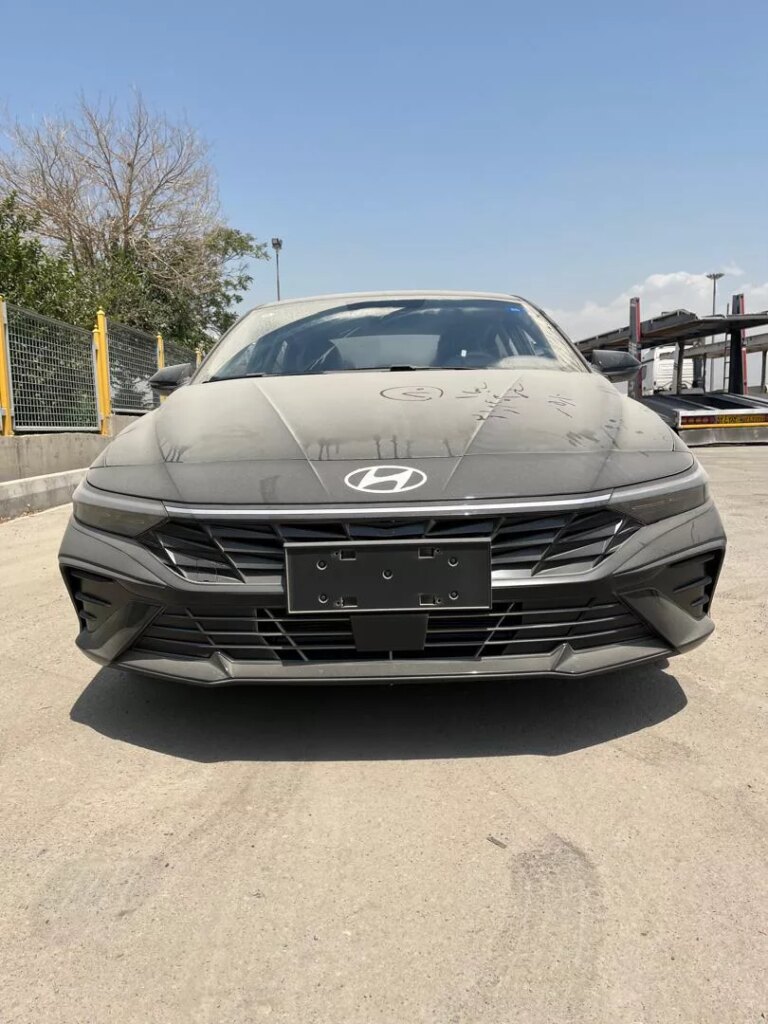 Hyundai Elantra 2 با تغییرات فنی وارد ایران شد