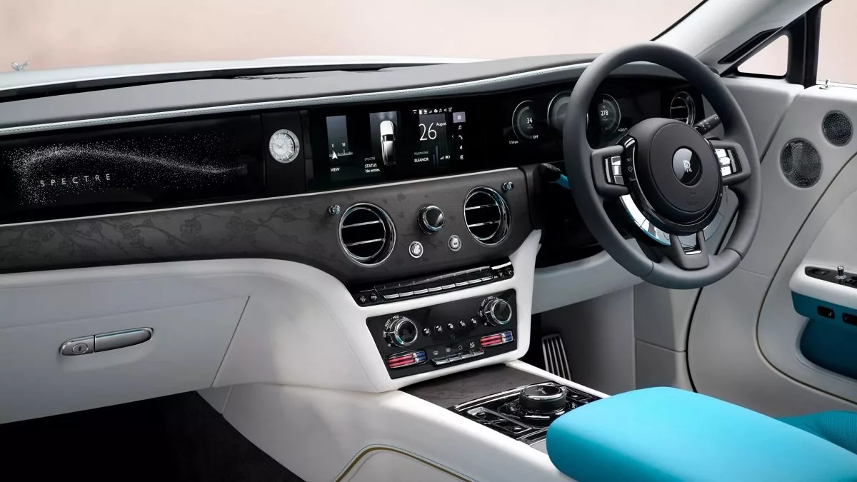 Rolls Royce Specter Primavra معرفی شد. شکوفه گیلاس برای بزرگداشت بهار