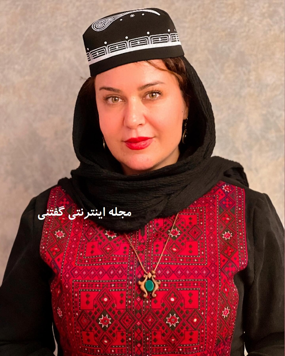 Giti Qassemi در لباس های سنتی زنان ازبک 1