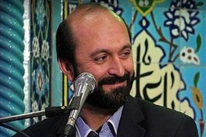 من با حکم قوه قضاییه تبرئه شدم ولی صدا و سیما هنوز تلاوت‌های من را پخش نمی‌کند/ مرحوم رئیسی در یک وجبی‌ام نشست و به من گفت این اتفاقات امتحان الهی برای شما بود/ ویدئو