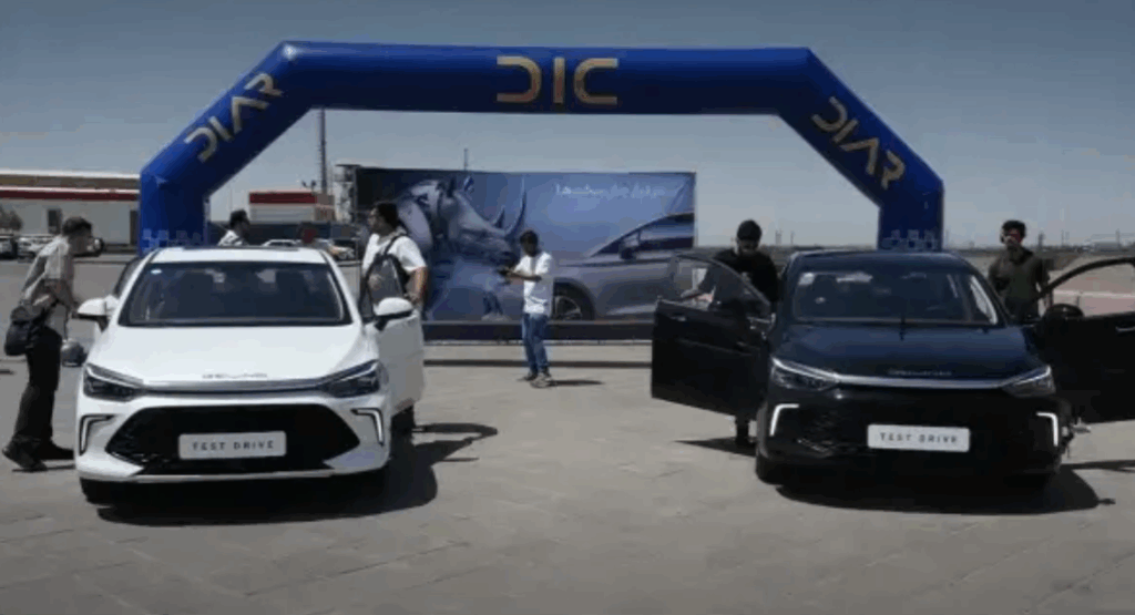 Sabrina U3 Plus (Bijing) اسهال اتومبیل پلاک ملی را دریافت کرد