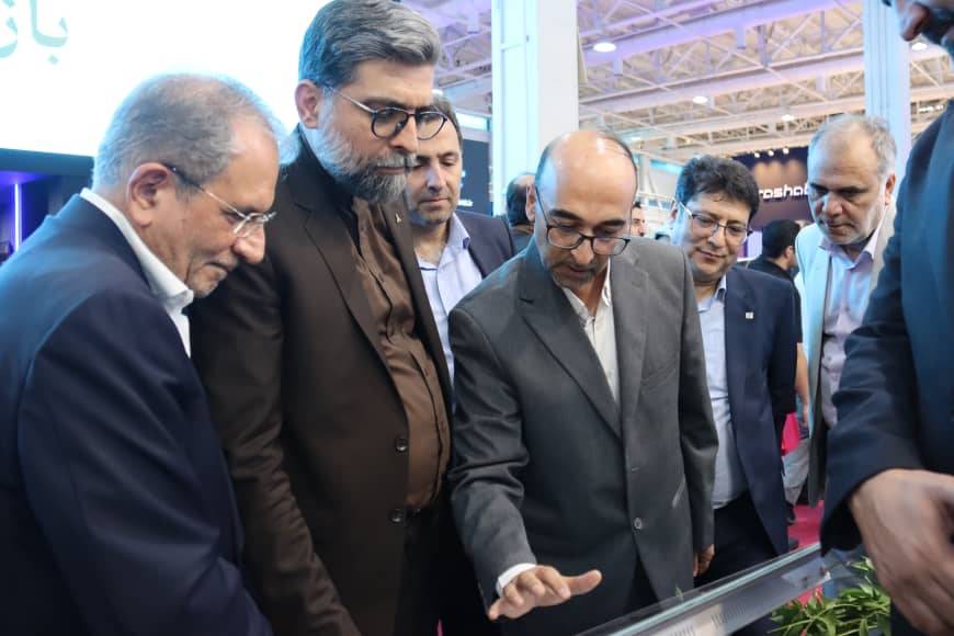 انعقاد قرارداد هوشمندسازی خودروهای متصل در نمایشگاه الکامپ