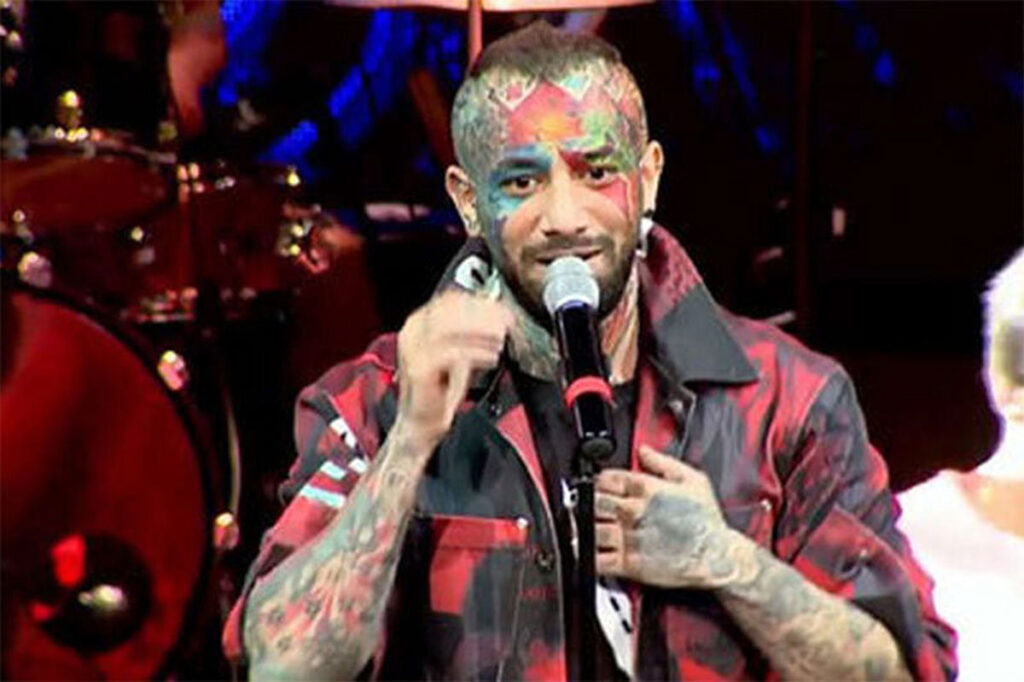 پخش آهنگ تاتلو در رامباد جوان/ ویدیو