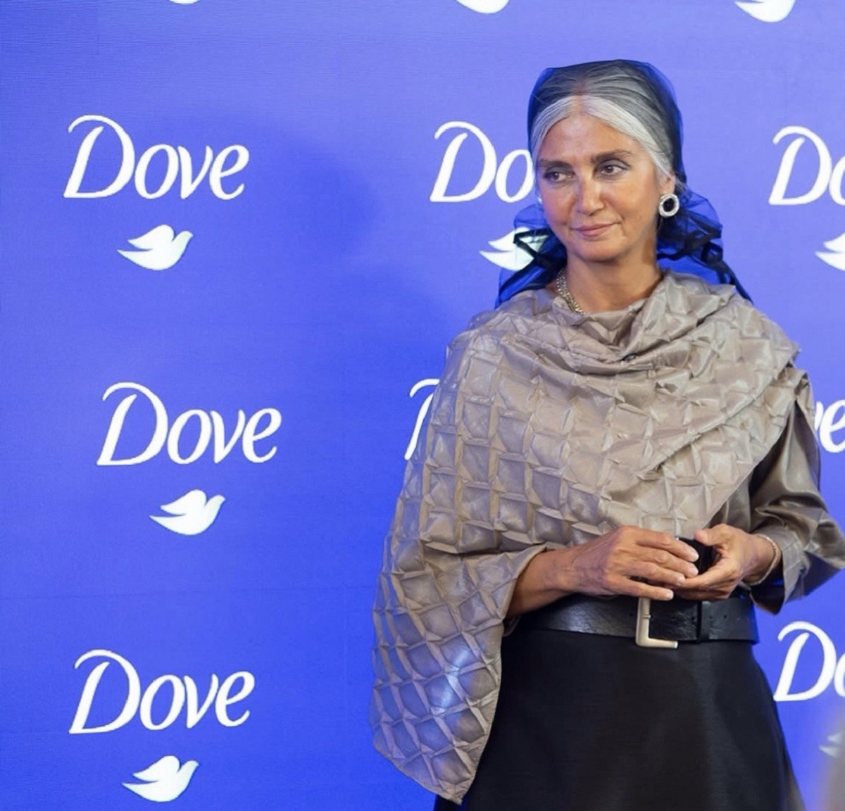 سفیر جدید Roya Javid Nia از Dow Brand 1