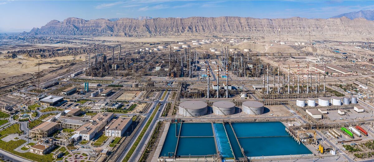 بنزین در پالایشگاه نفت ستاره تابع بحث های تکلیفی است