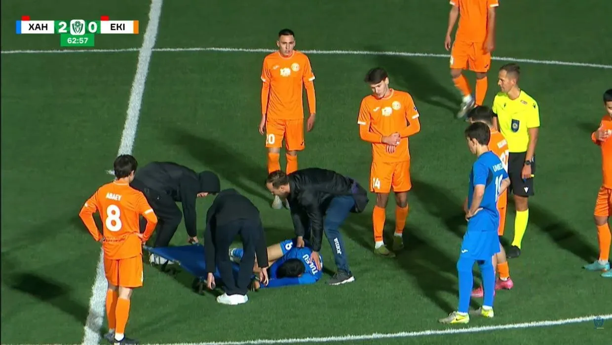 مرگ بازیکن ۱۹ ساله در زمین فوتبال