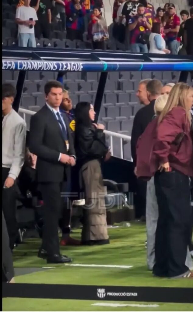 یامال همسر آینده خود را به فلیک معرفی کرد