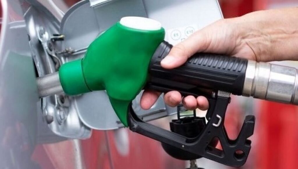 تصمیم رئیس جمهور درباره قیمت بنزین آیا قیمت بنزین در راه است؟
