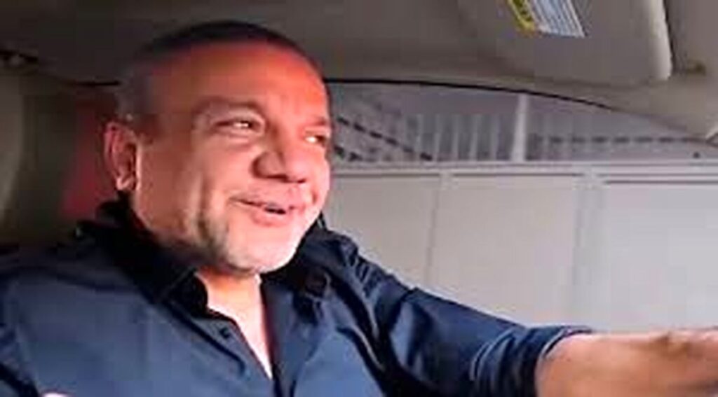 مجری تلویزیون: به خاطر فیروز کریمی محروم شدم/فیلم