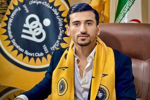 وظیفه داشتم بازوبند را به رامین رضاییان بدهم