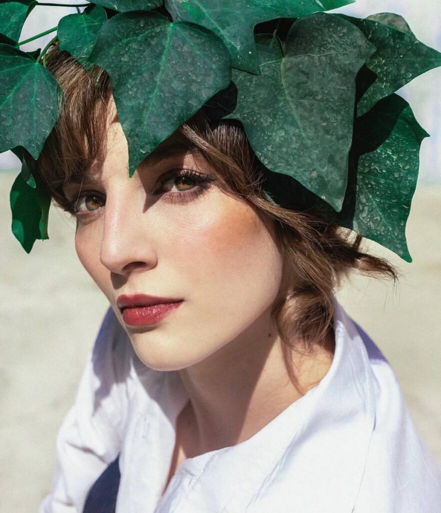 مهسا حجازی با برگ آرایی ۱