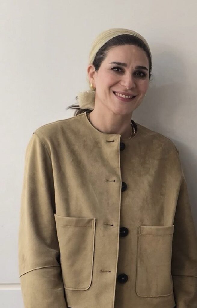 مدل پاییزی سحر دولتشاهی با کت جیر 1