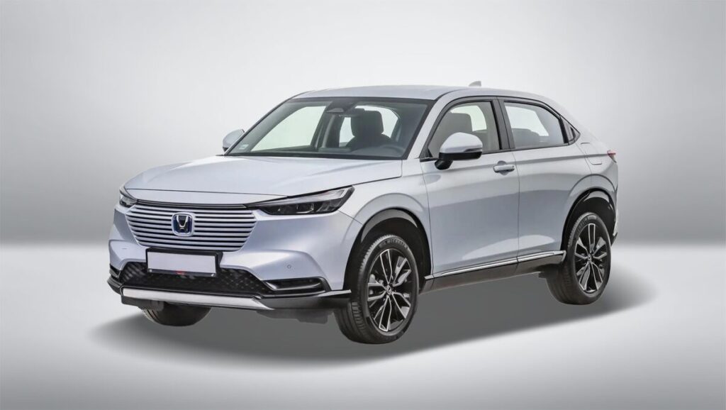 کاهش قیمت 100 تا 700 میلیون تومانی خودروهای وارداتی ادامه نوسان قیمت