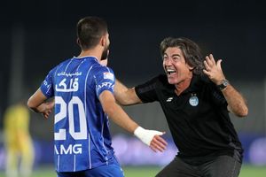 به وریا غفوری کمک می‌کنم تا شاید روزی سرمربی استقلال شود/ ما فقط داوری عادل می‌خواهیم