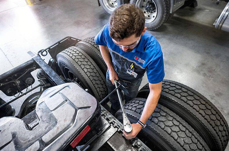 راهنمای کامل خدمات دوره ای کامیون