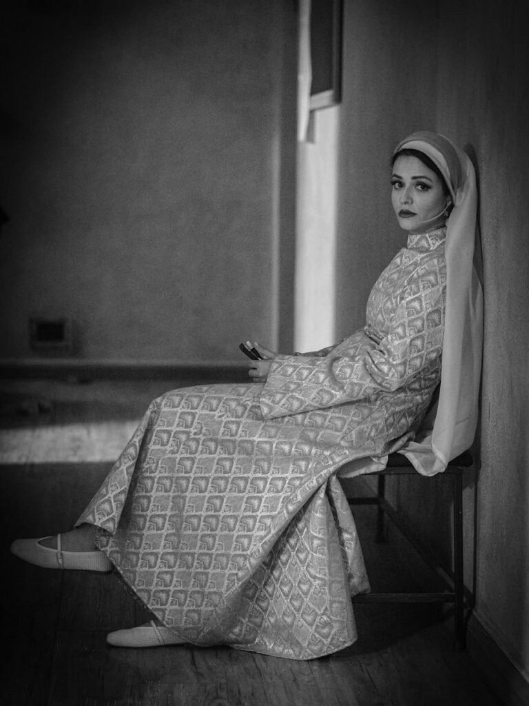 عکس سیاه و سفید سوگل خلیق ۱