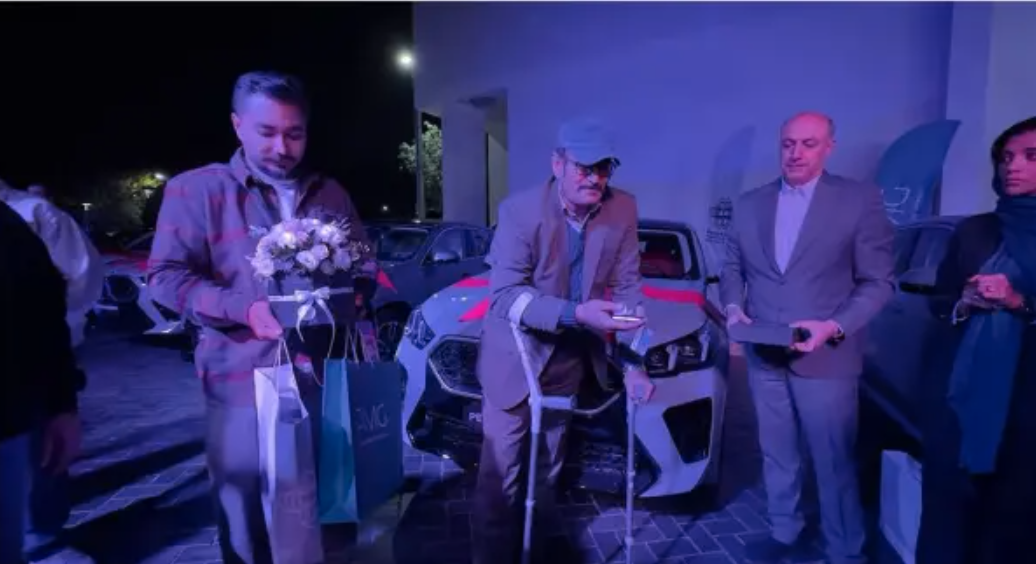 پرشیا خودرو بی ام و x1، x2 و 225i را به پیشکسوتان تحویل داد