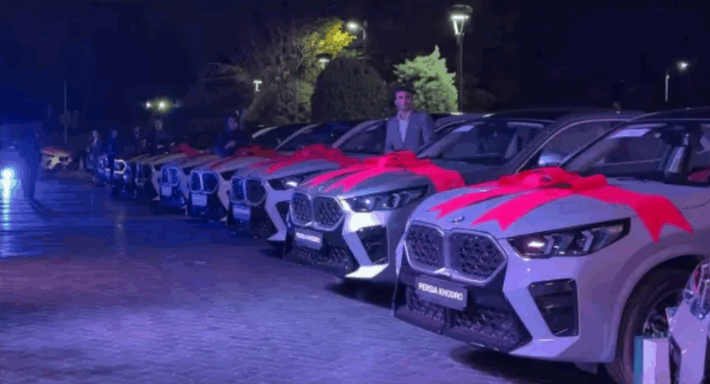 پرشیا خودرو بی ام و x1، x2 و 225i را به پیشکسوتان تحویل داد
