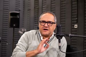 رامبد جوان با مسابقه‌ای تازه به تلویزیون برمی‌گردد؛ استعدادیابی استندآپ‌کمدی با ترکیب ستاره‌ها