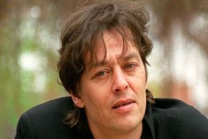 زندگی غم انگیز پسر نامشروع آلن دلون