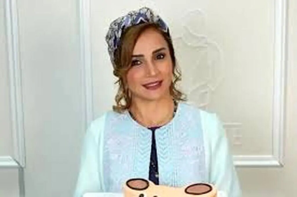 شبنم قلی خانی با دخترش کیک تولد کودکی اش را پخت/فیلم