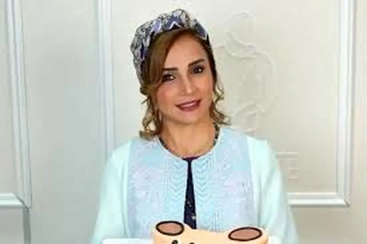 شبنم قلی خانی با دخترش کیک تولد کودکی اش را پخت/فیلم